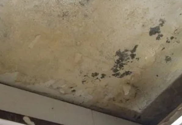 阿鲁科尔阳台漏水维修公司分享下阿鲁科尔卫生间渗水维修需要注意哪些问题。